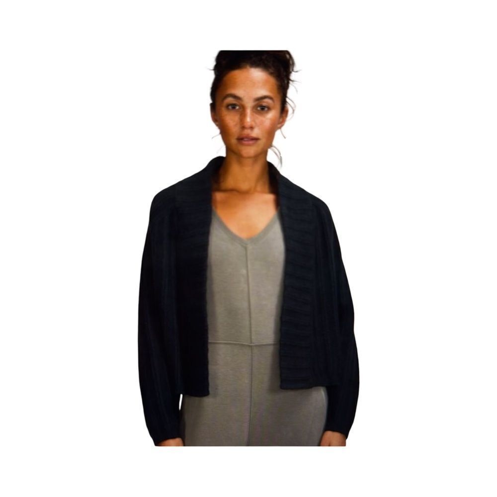 LULULEMON TWIN RIBBED SWEATER WRAP  M/L